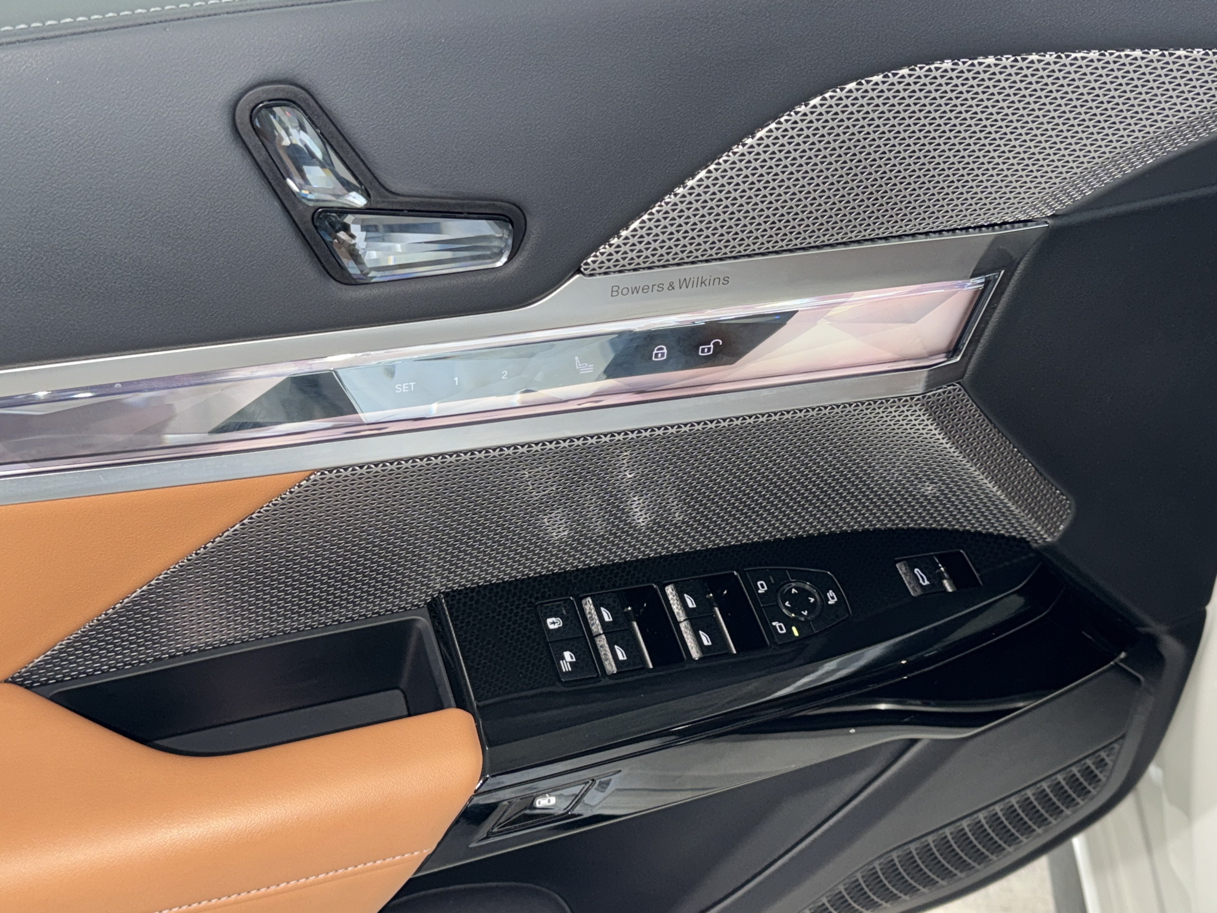 Used 2023 BMW 740i RWD image 19