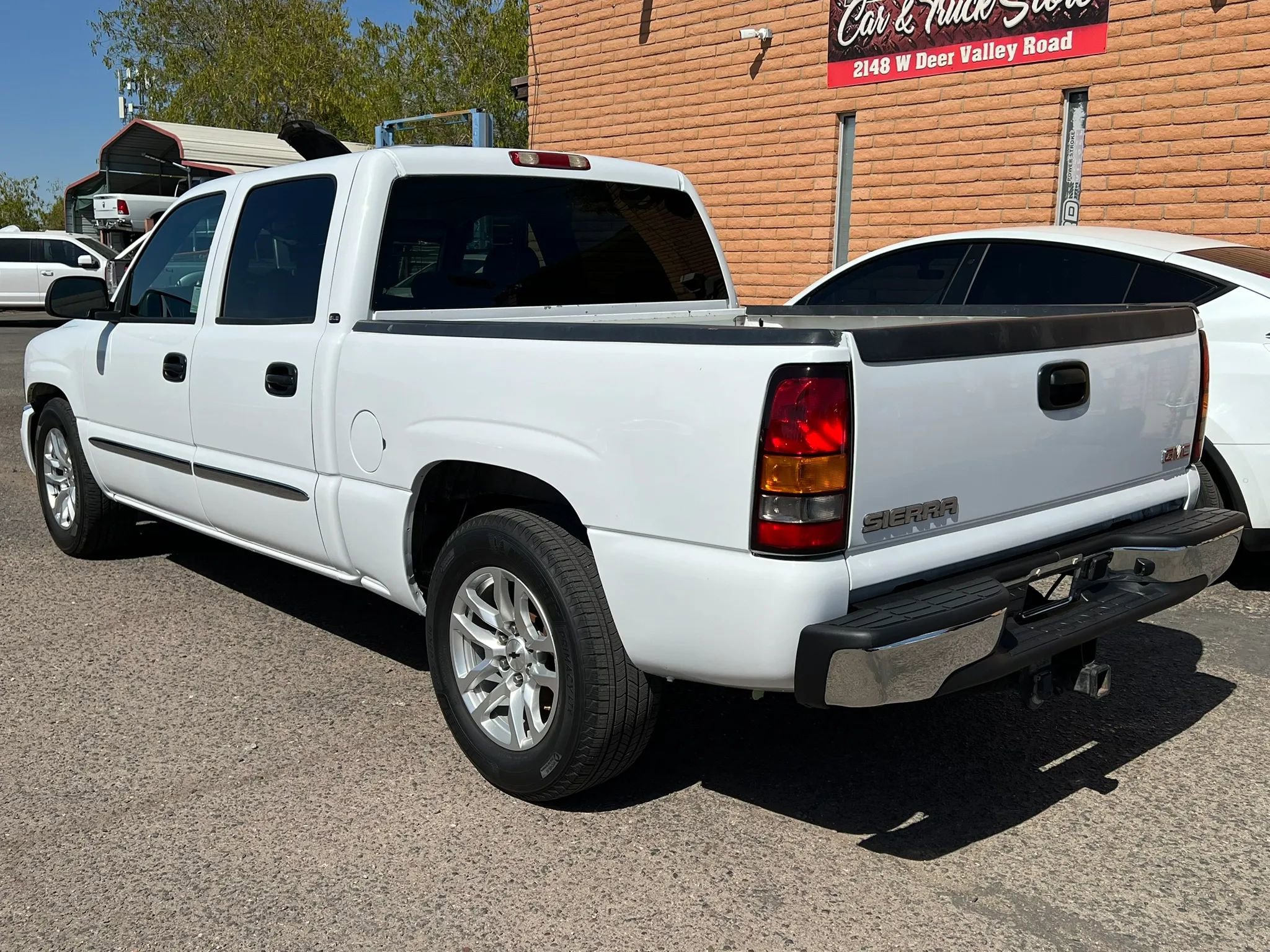 Used 2005 GMC Sierra 1500 SLE w/ Light Duty Power Package RWD image 9