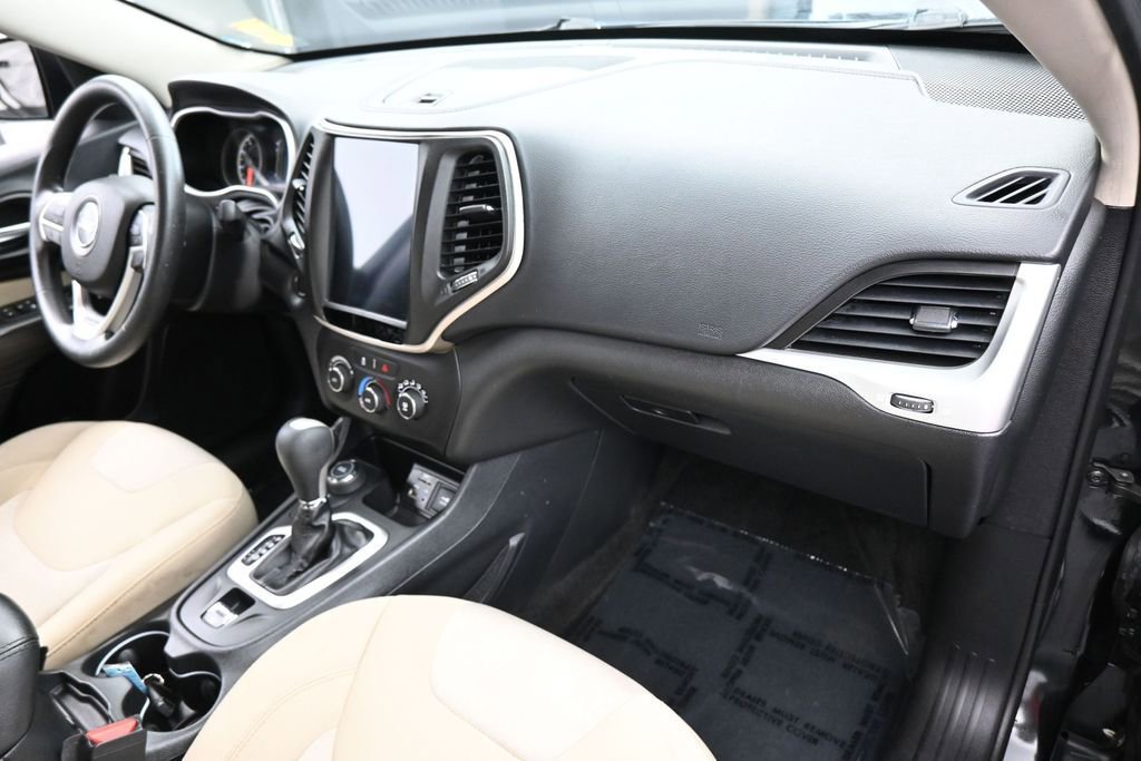 Used 2016 Jeep Cherokee Sport AWD/4WD image 39