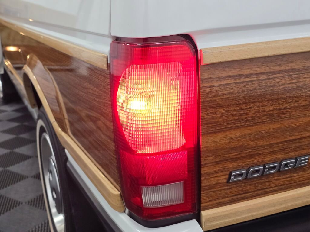 Used 1990 Dodge Grand Caravan LE image 47