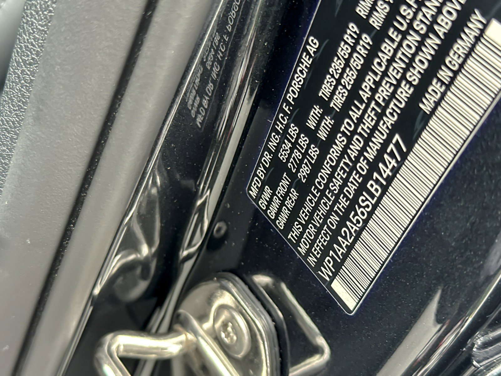 Used 2025 Porsche Macan image 28