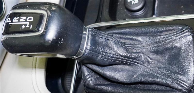 Used 2016 Volvo XC90 T6 Momentum image 22