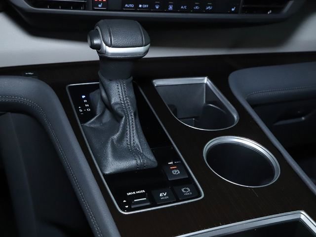 Used 2024 Toyota Sienna XLE image 38