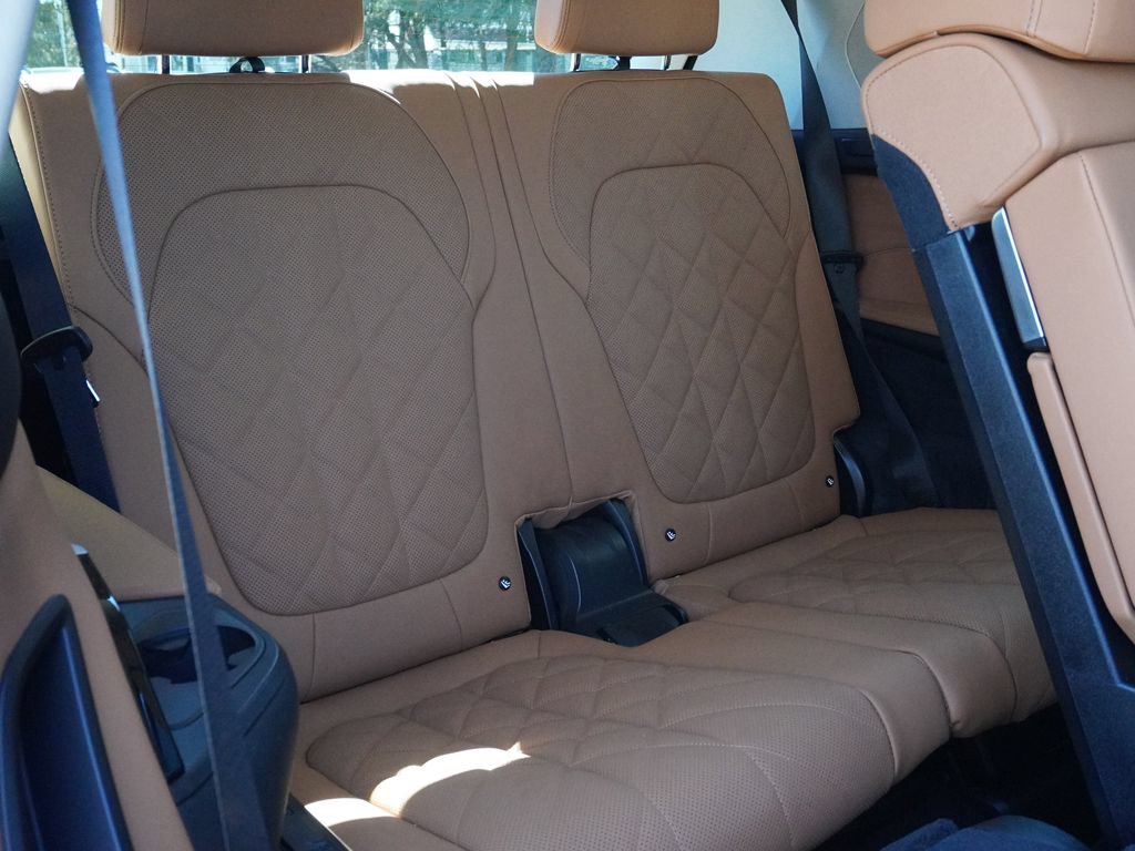 Used 2024 BMW X7 xDrive40i w/ Premium Package AWD/4WD image 40