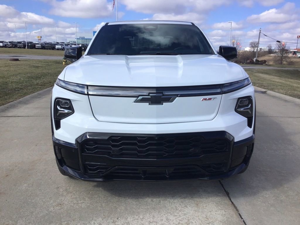 Used 2024 Chevrolet Silverado EV RST image 2