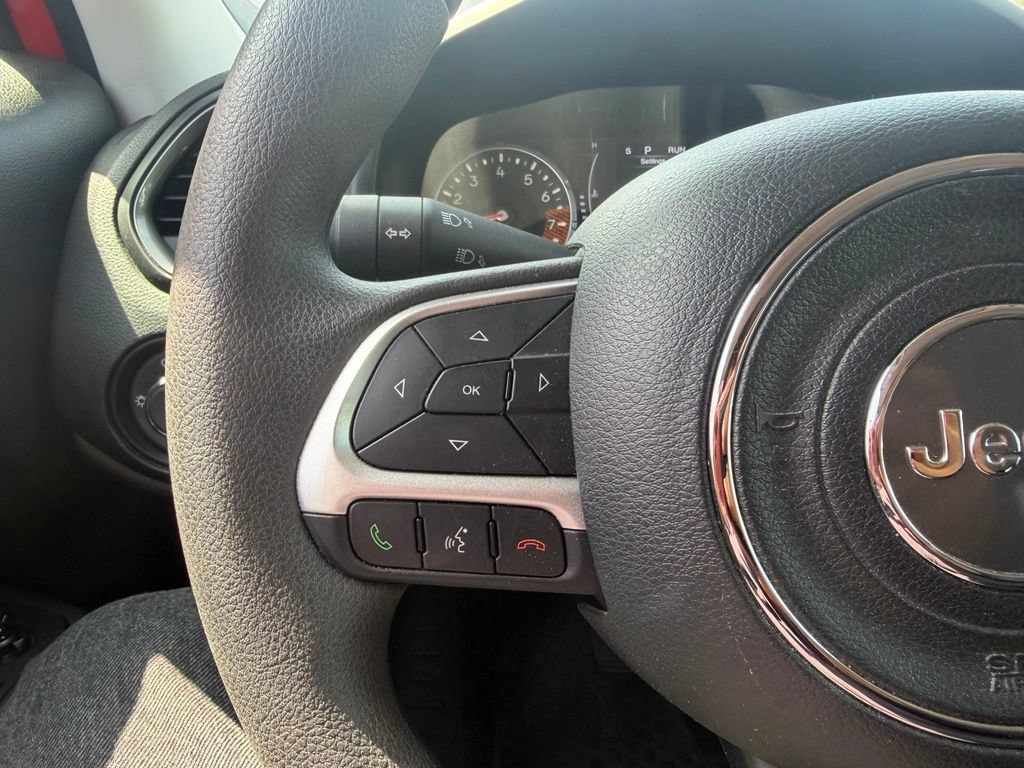 Used 2023 Jeep Renegade Latitude AWD/4WD image 5