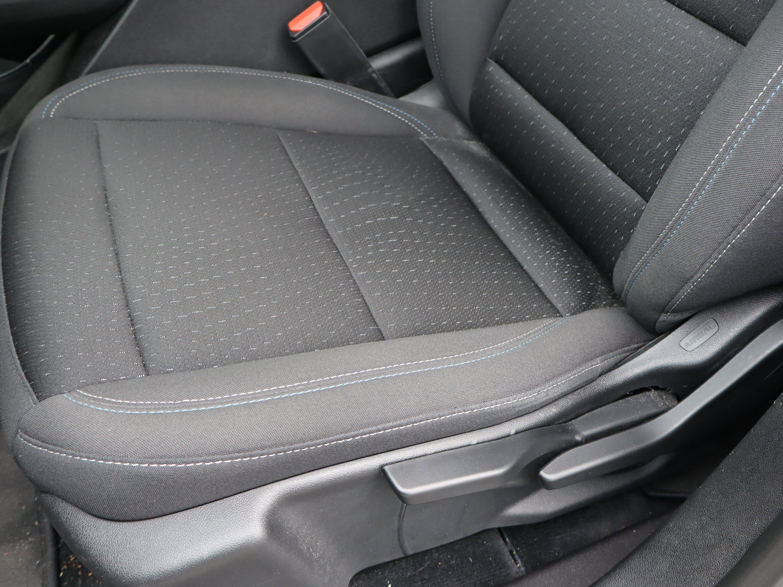 Used 2025 Chevrolet Equinox EV LT image 17