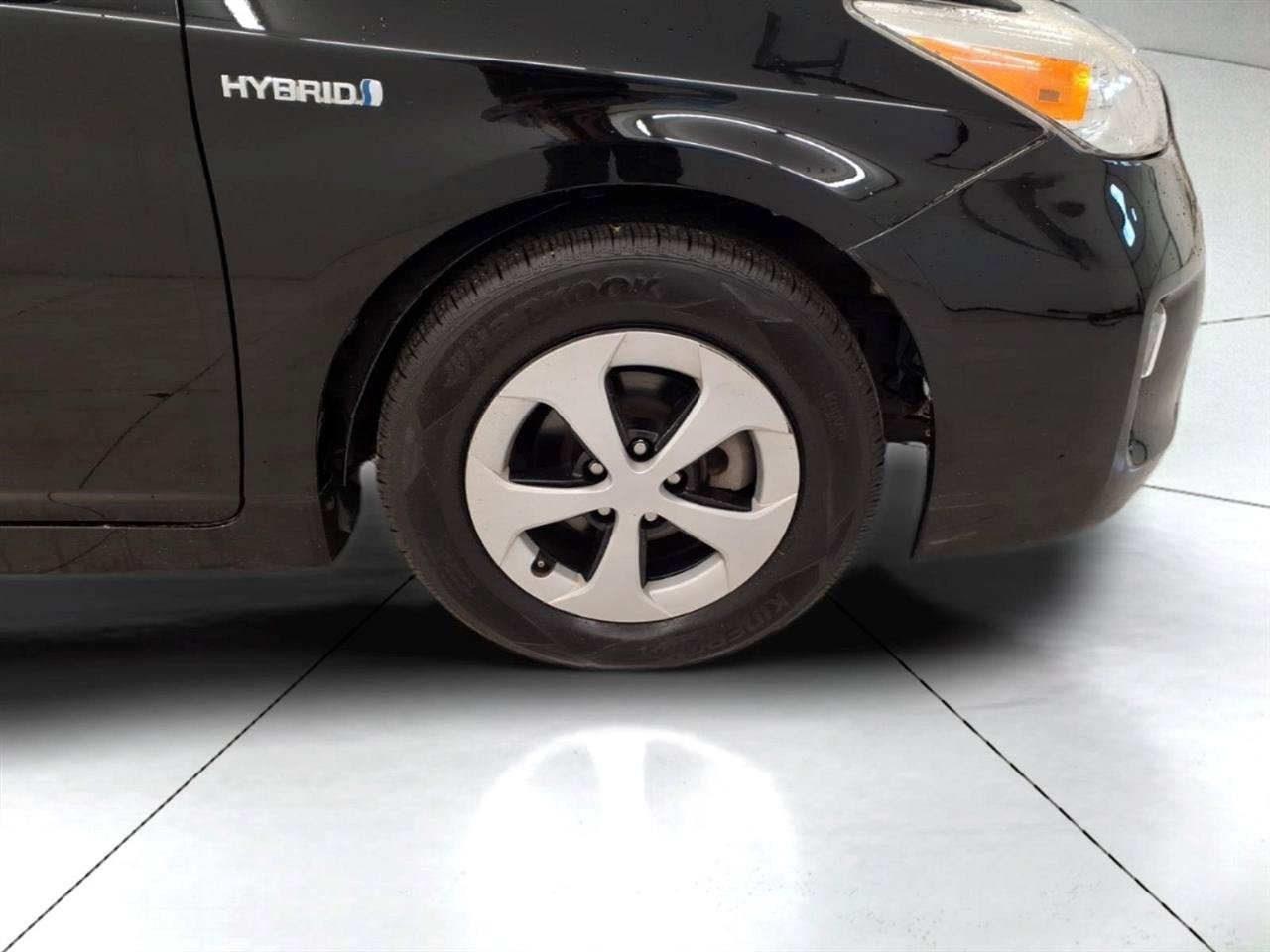 Used 2015 Toyota Prius Four FWD image 26