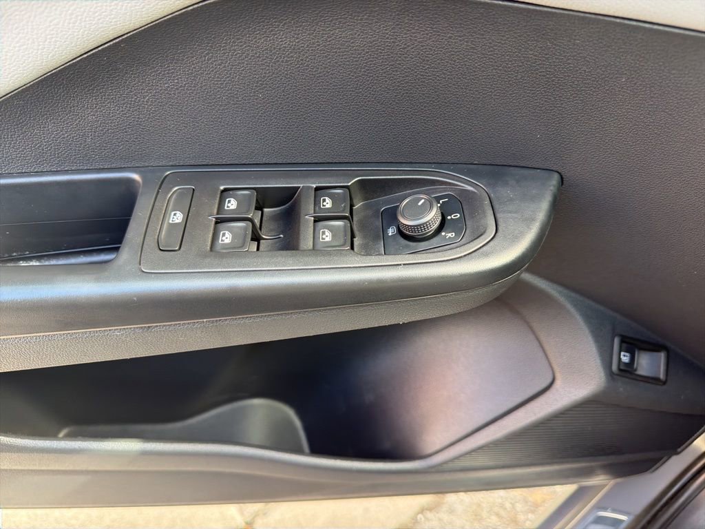 Used 2022 Volkswagen Taos SE image 32