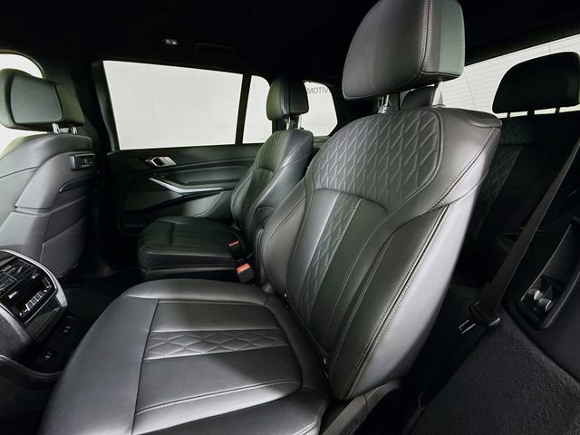 Used 2020 BMW X7 xDrive40i w/ M Sport Package AWD/4WD image 26