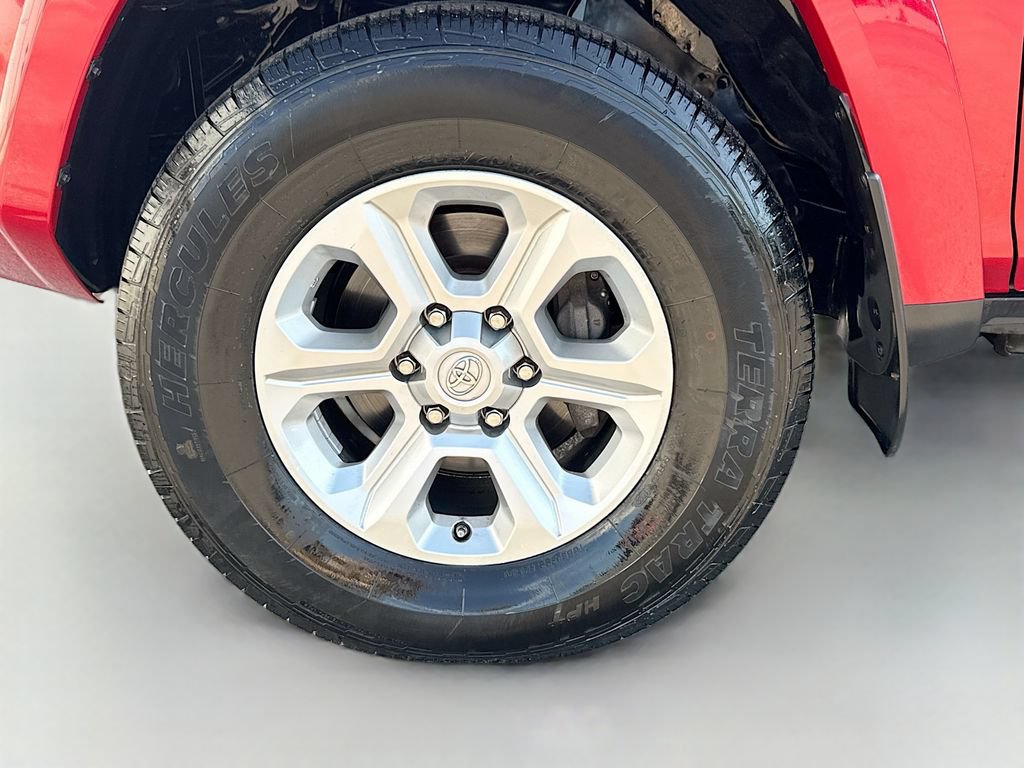 Used 2021 Toyota 4Runner SR5 AWD/4WD image 41