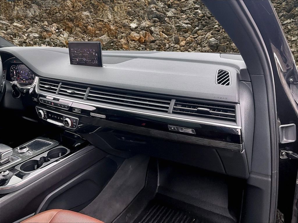 Used 2018 Audi Q7 3.0T Prestige w/ Prestige Package image 14