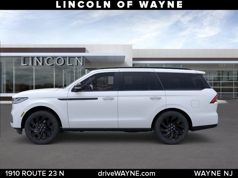 New 2025 Lincoln Navigator Reserve w/ Jet Appearance Package image 3