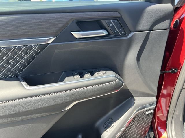 Used 2024 GMC Acadia Denali w/ LPO, Floor Liner Package AWD/4WD image 11