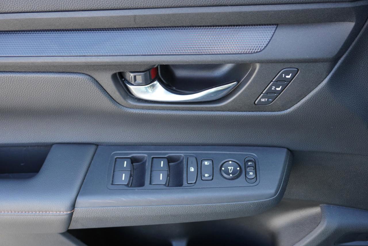 Used 2025 Honda CR-V Sport-L image 9