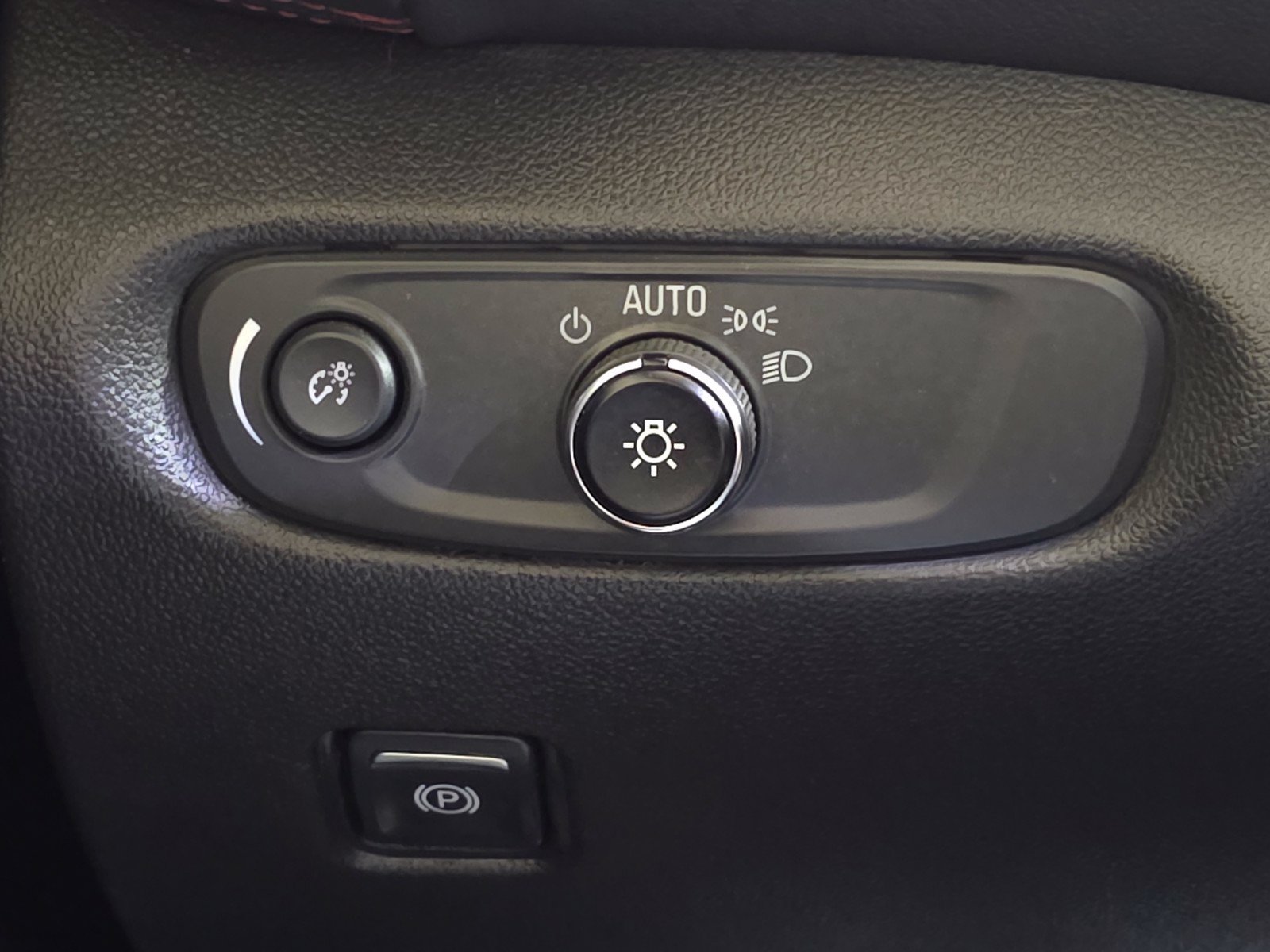 Used 2021 Chevrolet Blazer RS w/ Enhanced Convenience Package FWD image 34