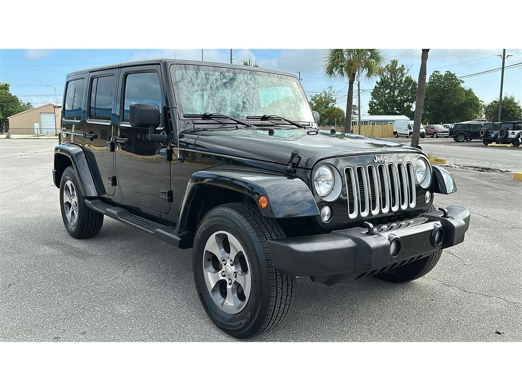 Used 2017 Jeep Wrangler Unlimited Sahara w/ Connectivity Group AWD/4WD image 7