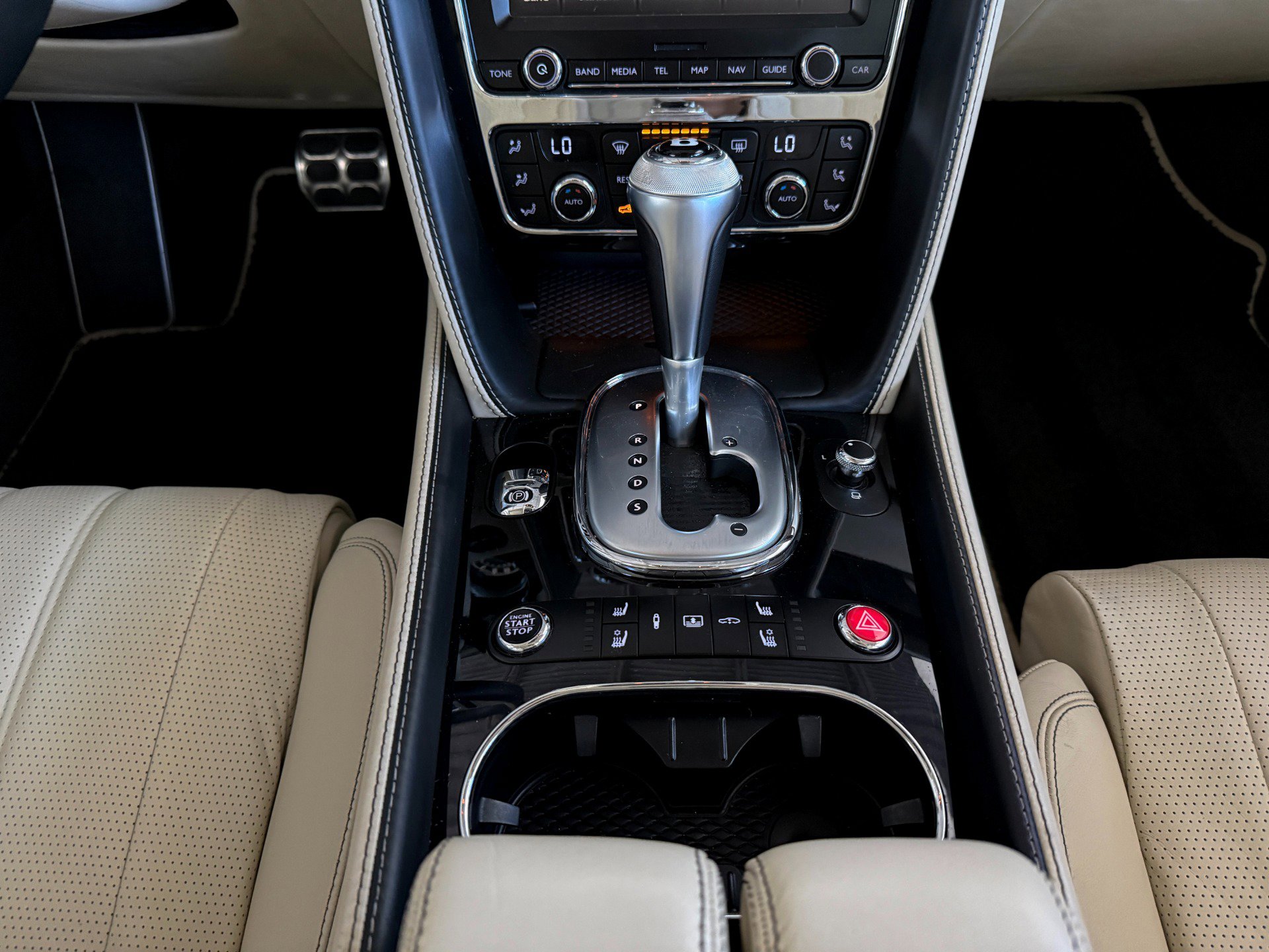 Used 2014 Bentley Flying Spur W12 AWD/4WD image 25