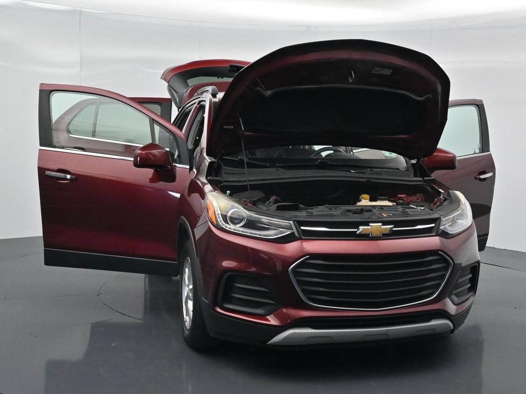 Used 2017 Chevrolet Trax LT w/ LT Convenience Package FWD image 35