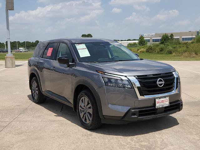 Certified 2025 Nissan Pathfinder S FWD image 3
