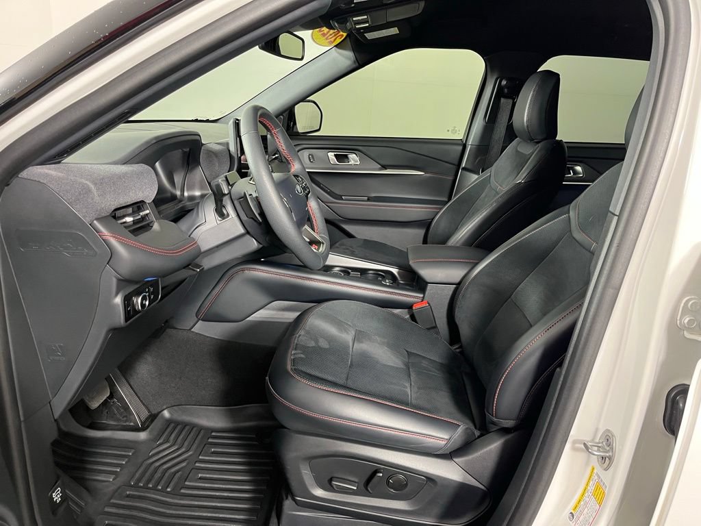 Used 2025 Ford Explorer ST AWD/4WD image 22