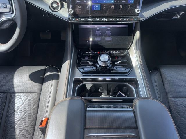 Used 2024 Jeep Grand Wagoneer Series III w/ Quick Order Packagew 28T image 17