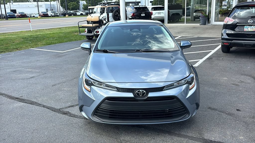 Used 2024 Toyota Corolla LE FWD image 5