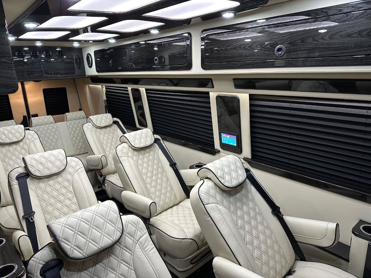 Used 2024 Mercedes-Benz Sprinter 3500 image 5