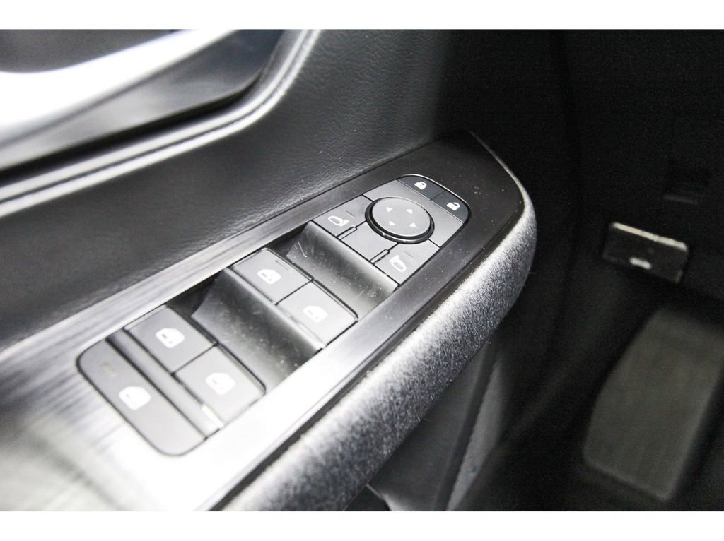 New 2026 Nissan Kicks SV w/ Charging Package image 17