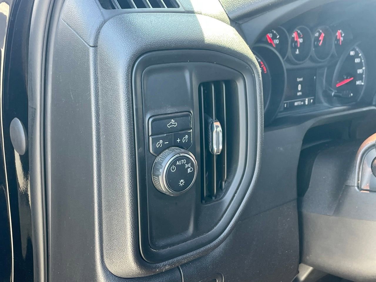 Used 2022 Chevrolet Silverado 1500 Custom RWD image 6