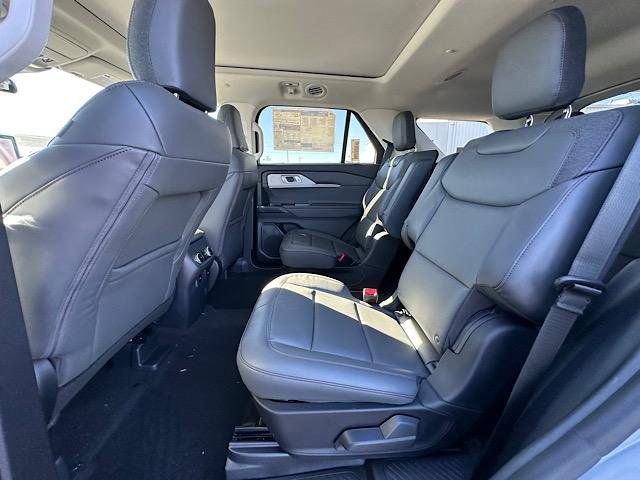 New 2025 Ford Explorer Active w/ Active Comfort Package image 13