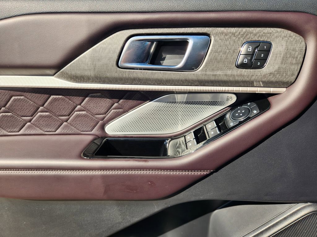 Used 2025 Ford Explorer Platinum w/ LUX Leather Package image 25