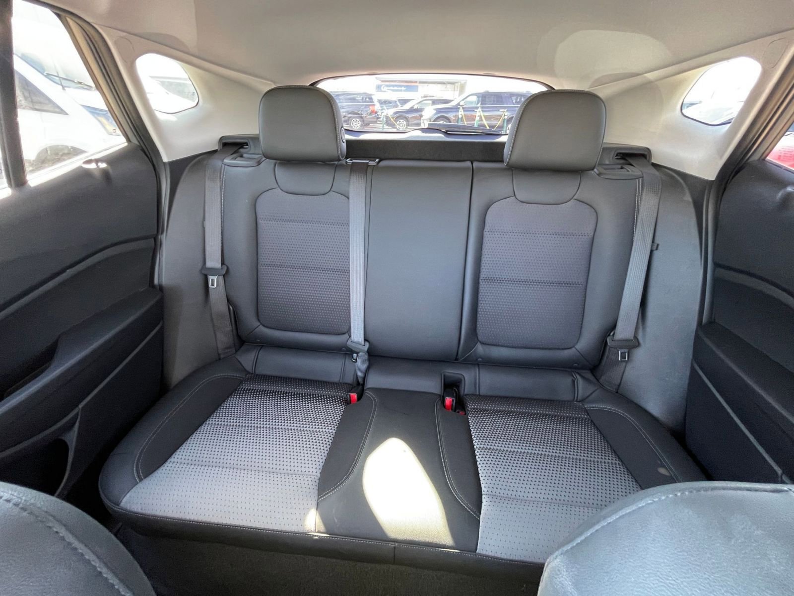 Used 2025 Chevrolet Trax LT w/ LT Convenience Package FWD image 38