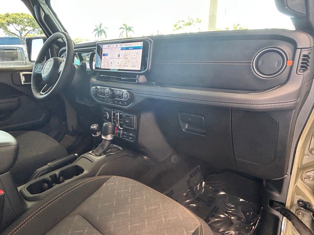 Used 2025 Jeep Gladiator Mojave w/ Safety Group AWD/4WD image 26