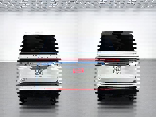 Used 2022 Lincoln Navigator Reserve image 5