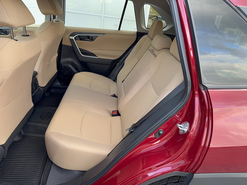 Certified 2023 Toyota RAV4 LE AWD/4WD image 16