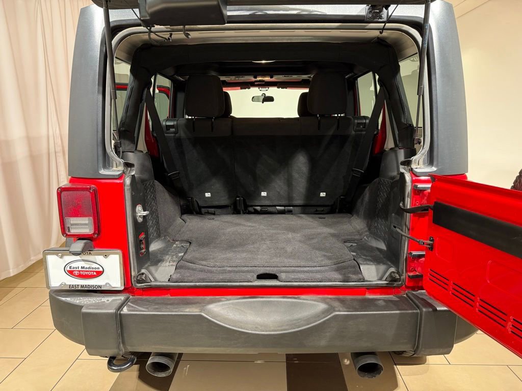 Used 2018 Jeep Wrangler Unlimited Sport w/ Connectivity Group AWD/4WD image 5