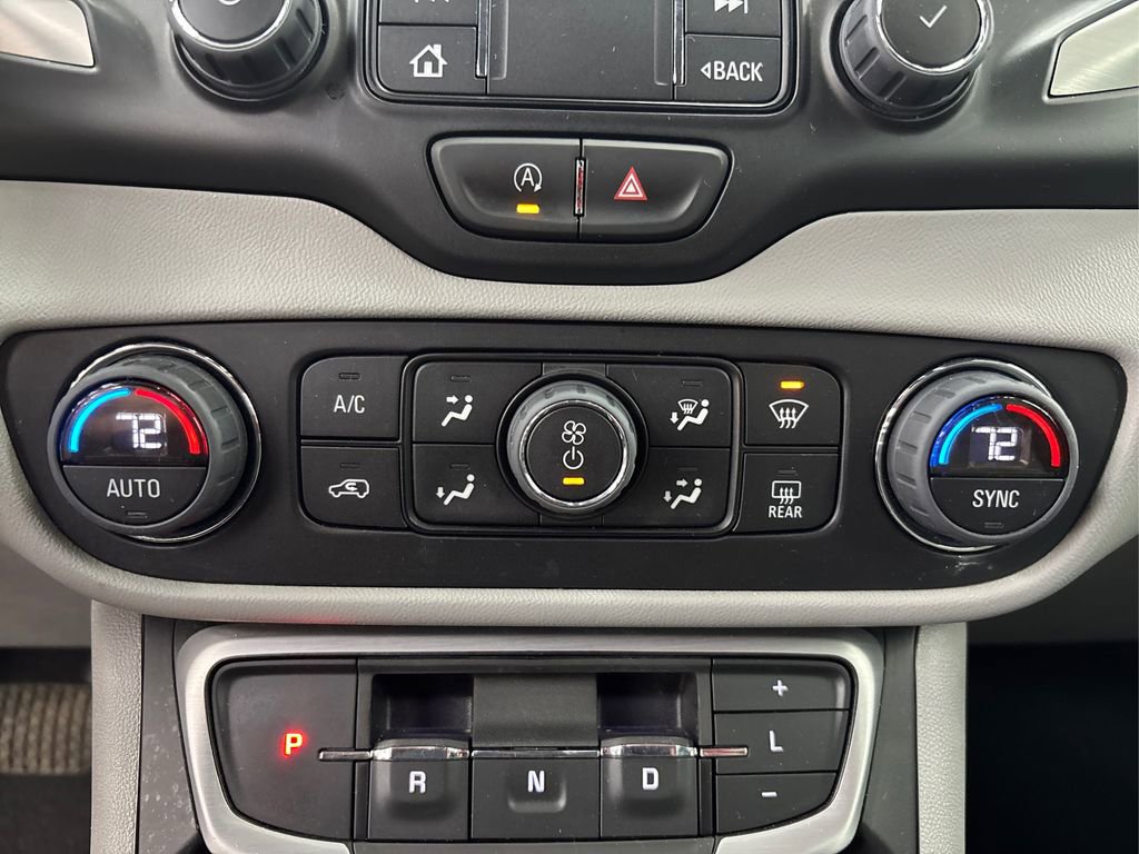 Used 2022 GMC Terrain SLT image 32