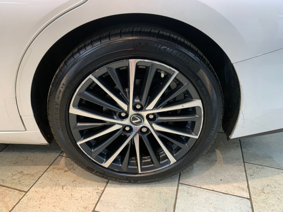 Used 2023 Lexus ES 350 w/ Premium Package FWD image 13