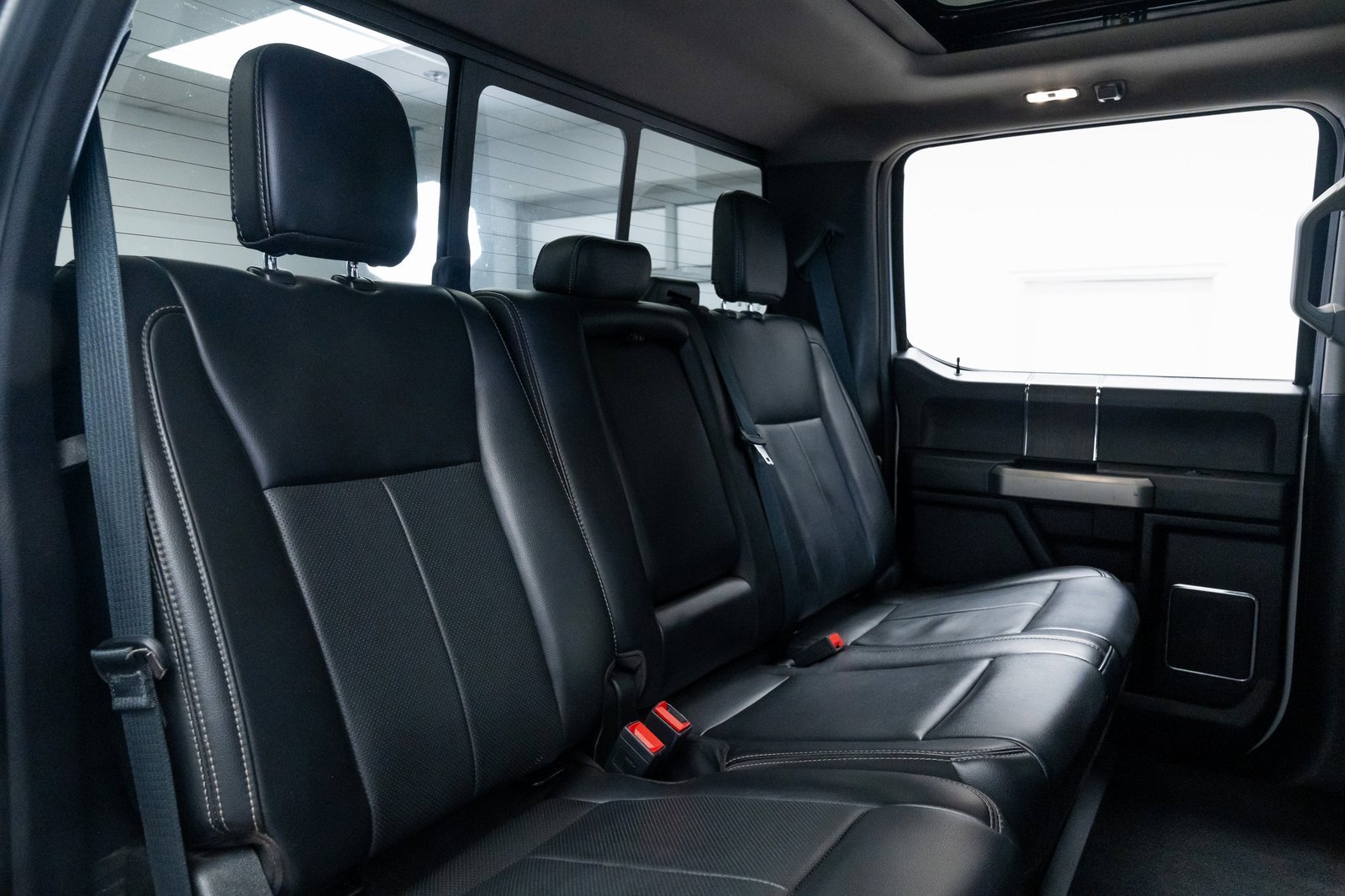 Used 2021 Ford F350 Lariat image 23