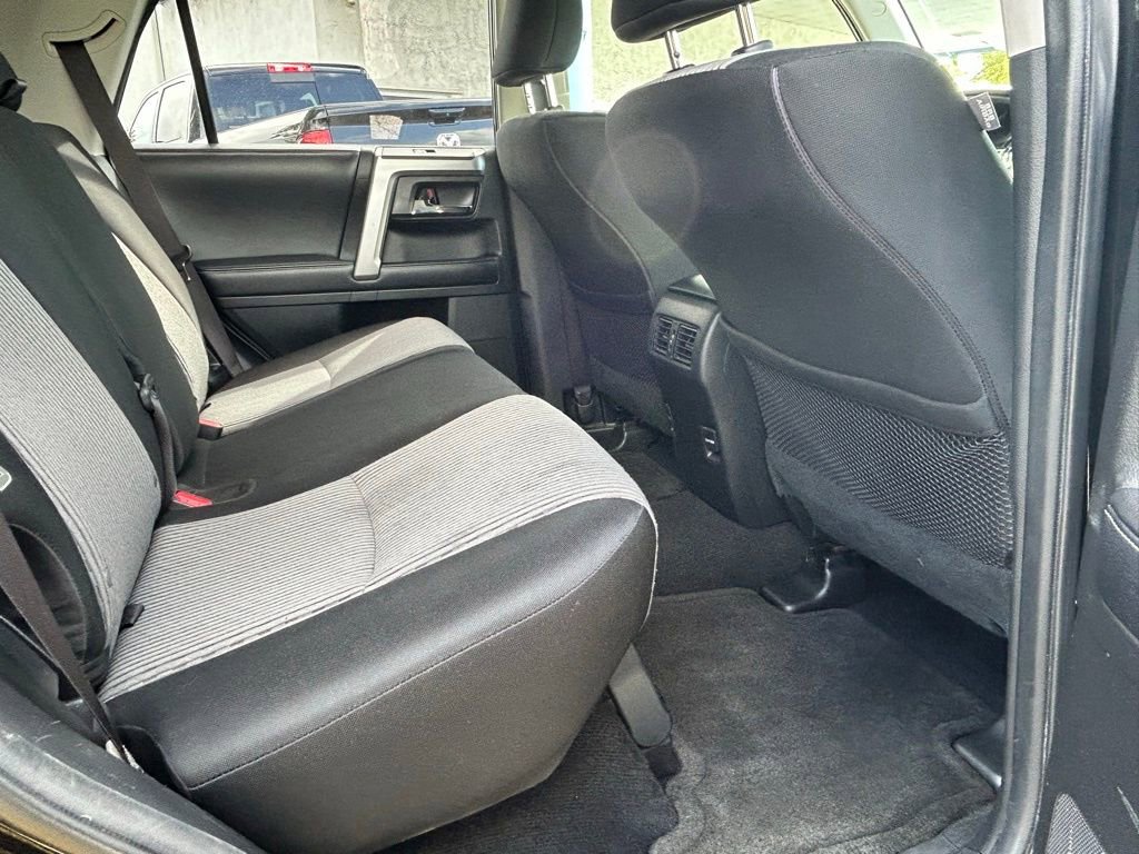Used 2019 Toyota 4Runner SR5 image 40