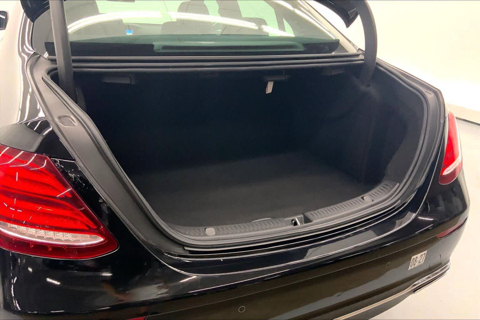 Used 2019 Mercedes-Benz E 300 4MATIC image 15