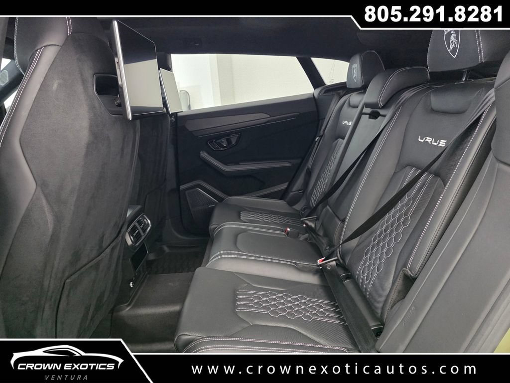 Used 2024 Lamborghini Urus Performante AWD/4WD image 25