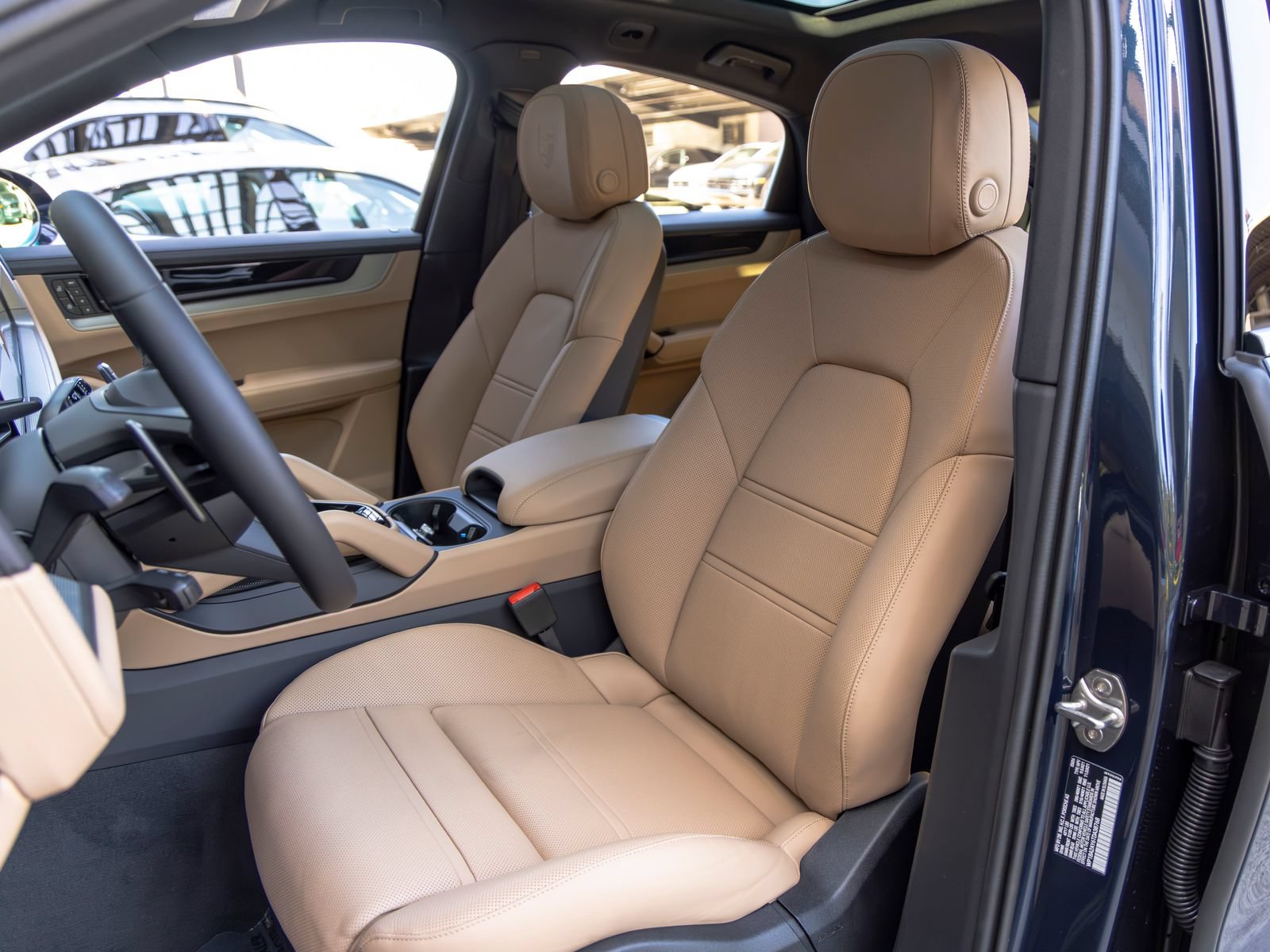 New 2026 Porsche Cayenne Coupe AWD/4WD image 5