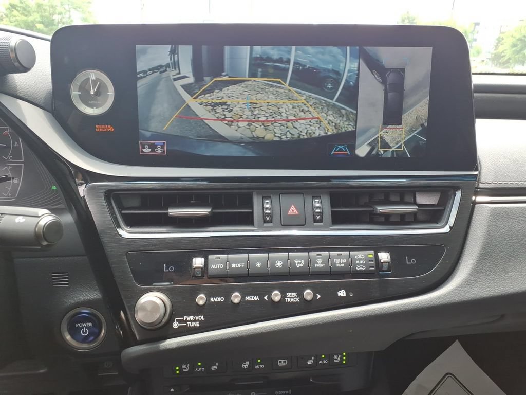 Used 2022 Lexus ES 300h w/ Accessory Package FWD image 23