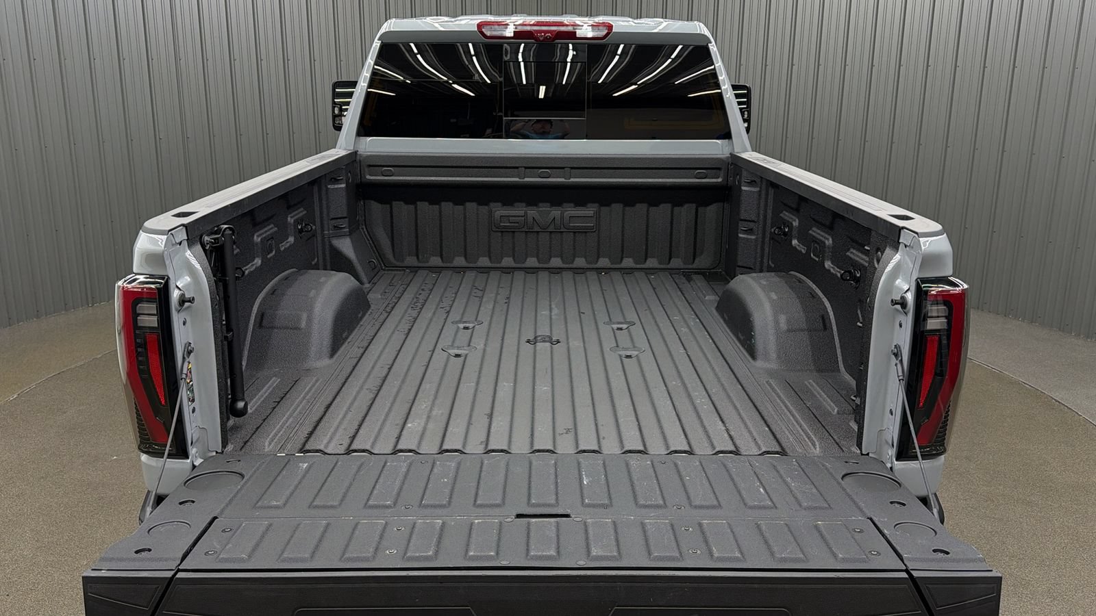 Used 2025 GMC Sierra 2500 AT4X AWD/4WD image 17