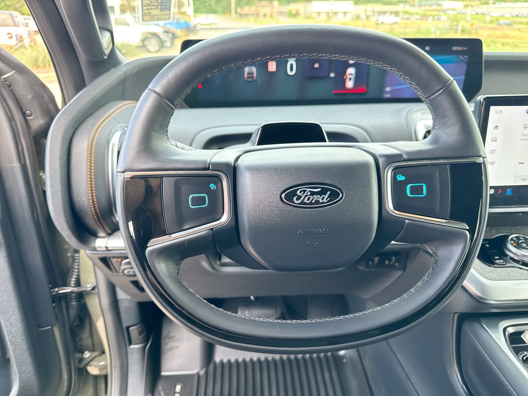 Used 2025 Ford Expedition Tremor AWD/4WD image 14