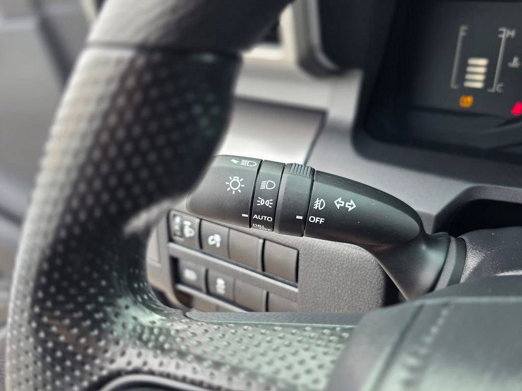 Used 2025 Toyota Tacoma SR5 RWD image 36