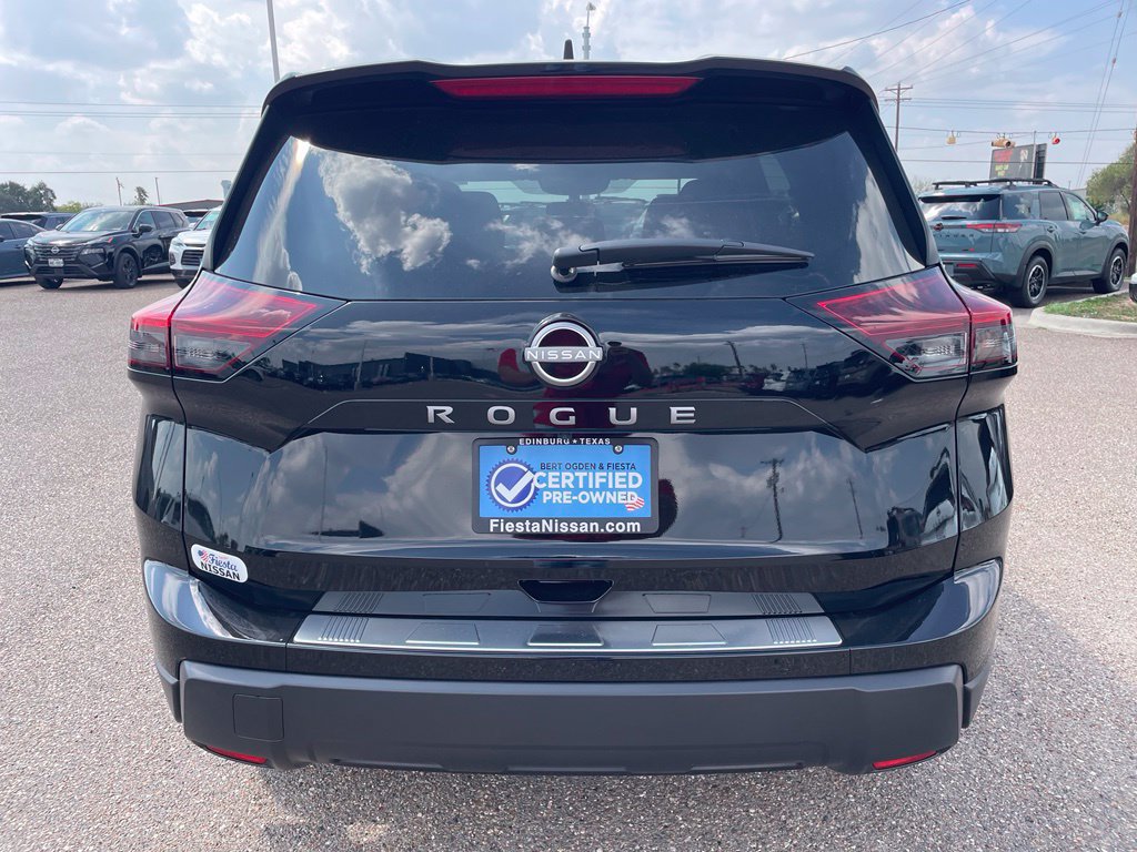Certified 2026 Nissan Rogue SV FWD image 8