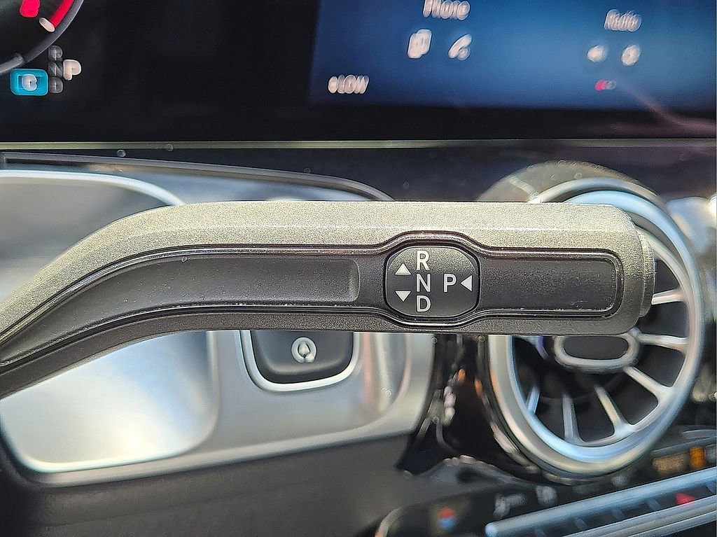 Used 2025 Mercedes-Benz GLB 250 4MATIC image 30
